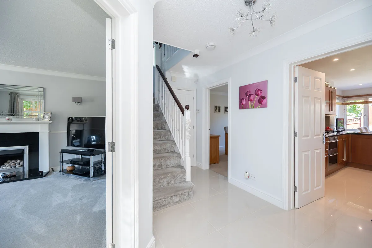 Crawley, RH10, photo 25