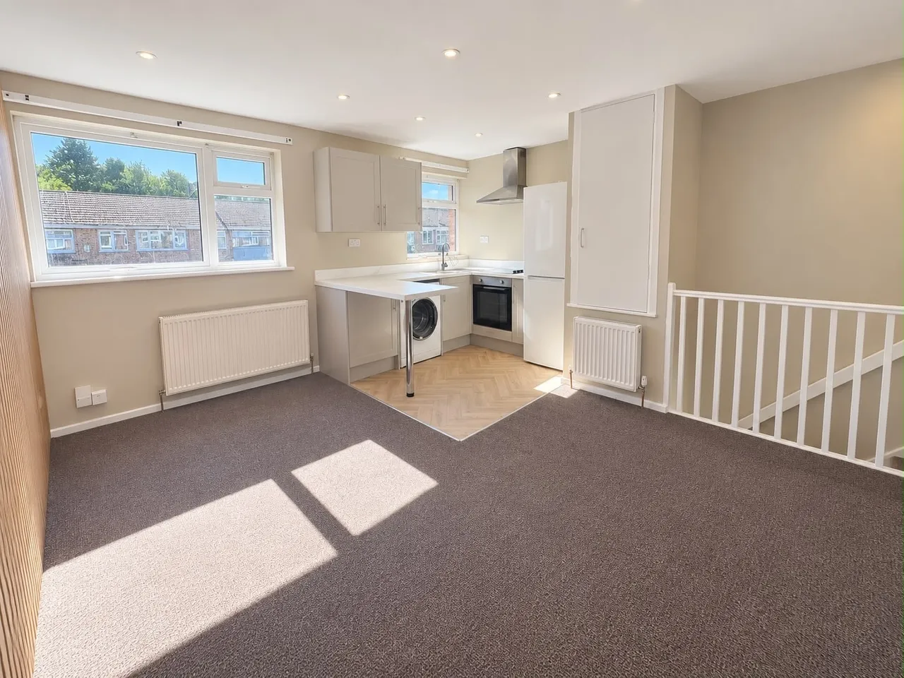 Bramble Drive, photo 2