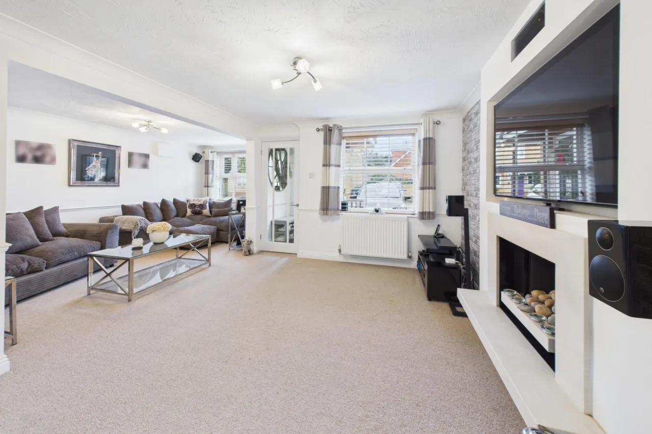 Hadland Close, Bovingdon Hemel Hempstead, HP3, photo 6