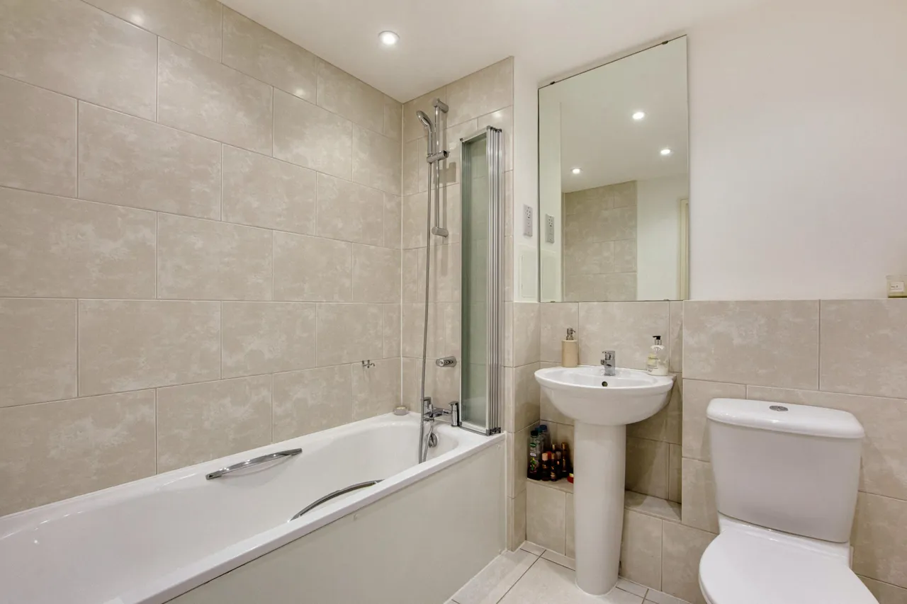 Alcock Crescent, Dartford, photo 9