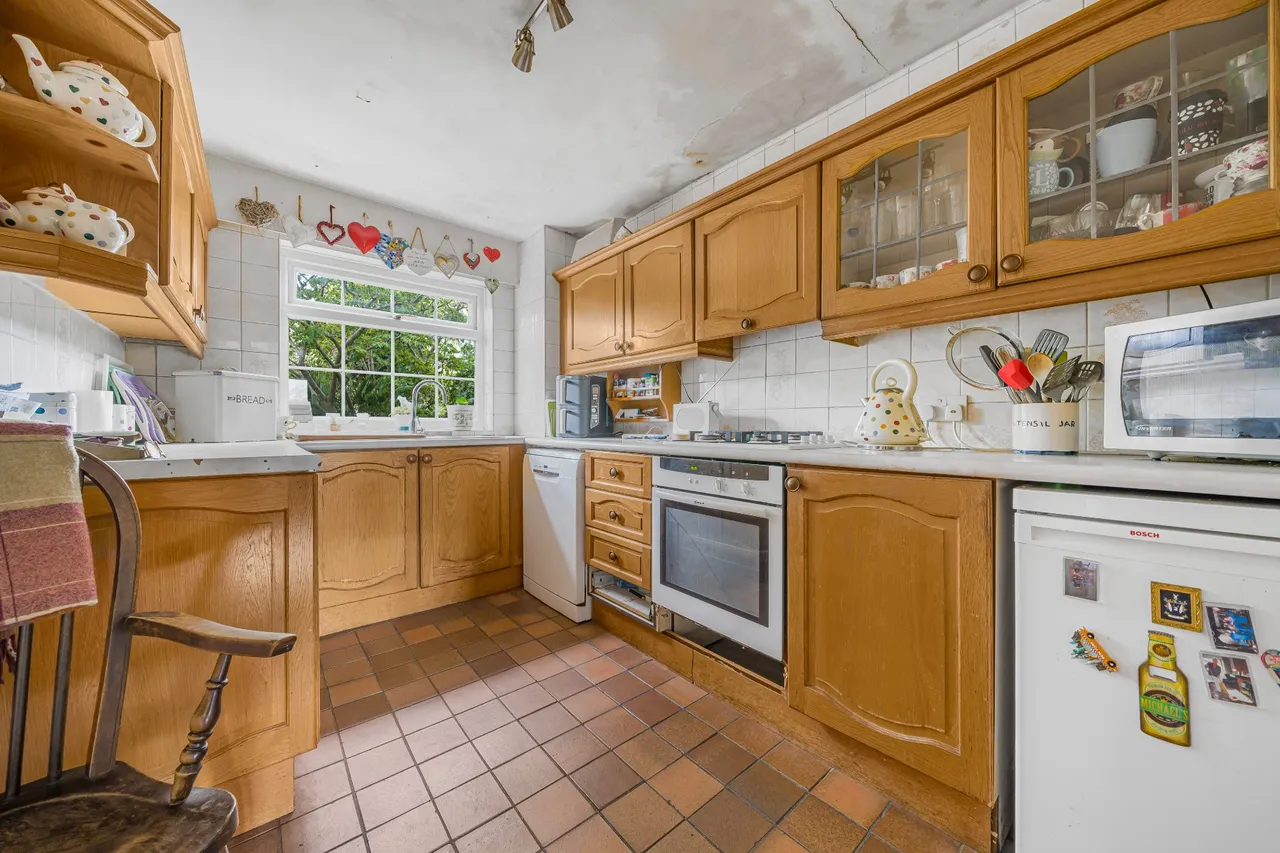 Hurst Road, West Molesey, KT8, photo 3
