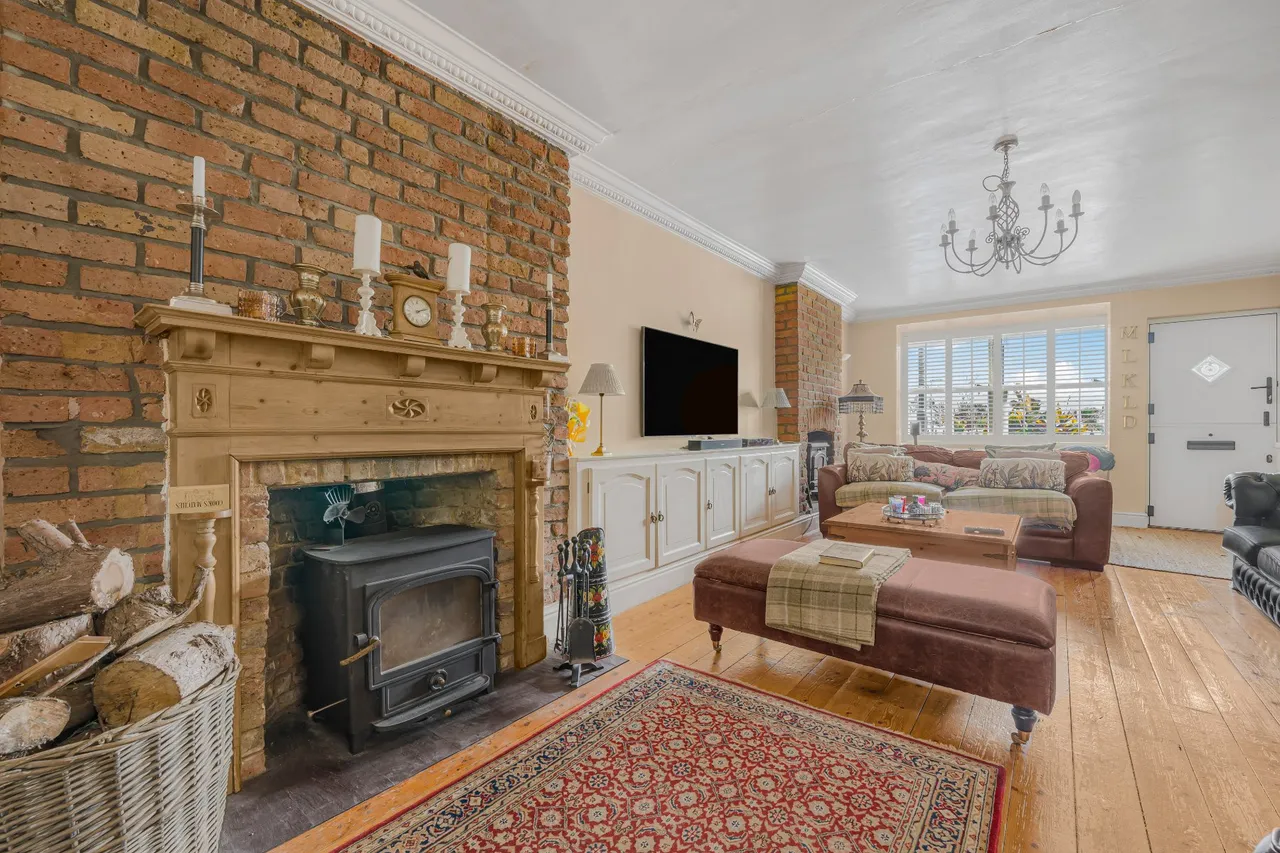 Hurst Road, West Molesey, KT8, photo 2