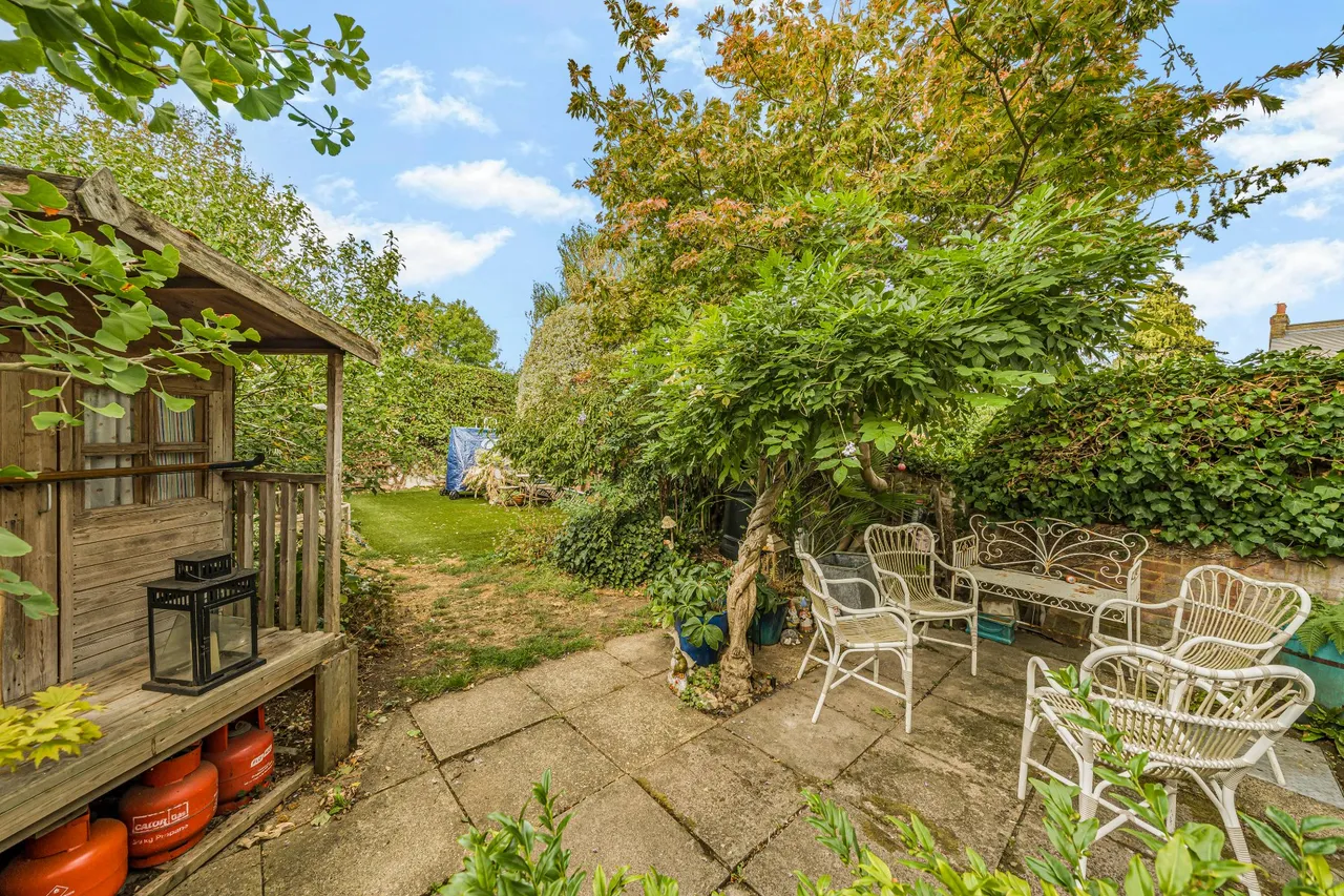 Hurst Road, West Molesey, KT8, photo 4