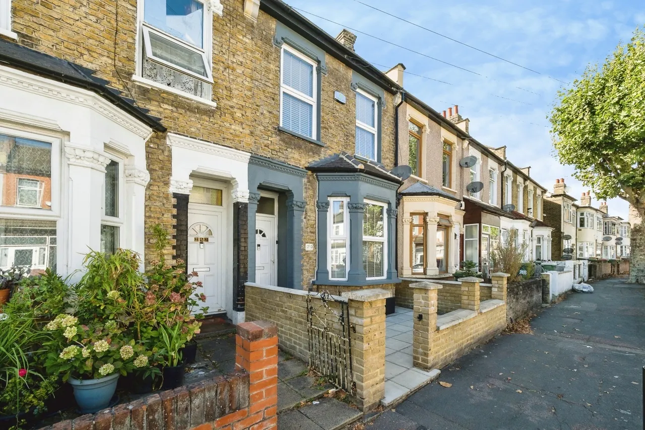 Dersingham Avenue, Manor Park, London, E12, photo 22