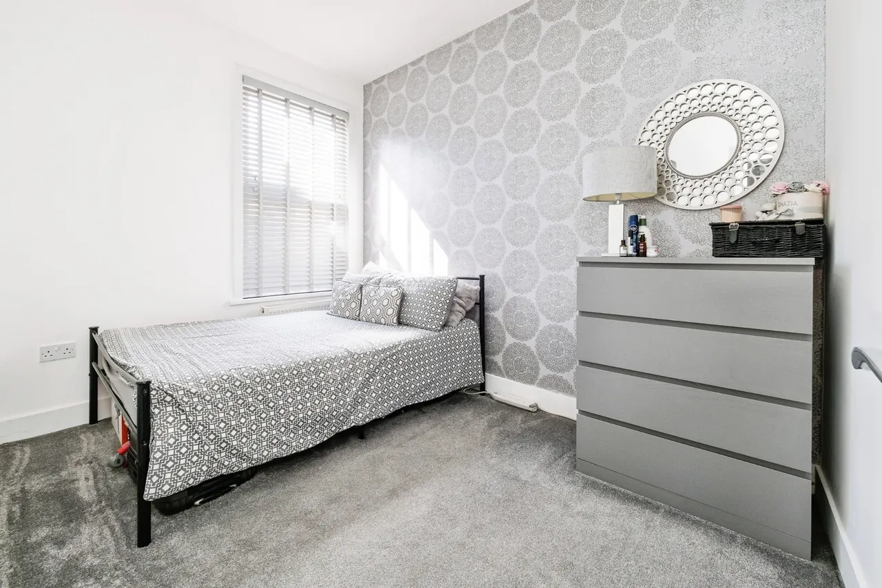 Dersingham Avenue, Manor Park, London, E12, photo 12