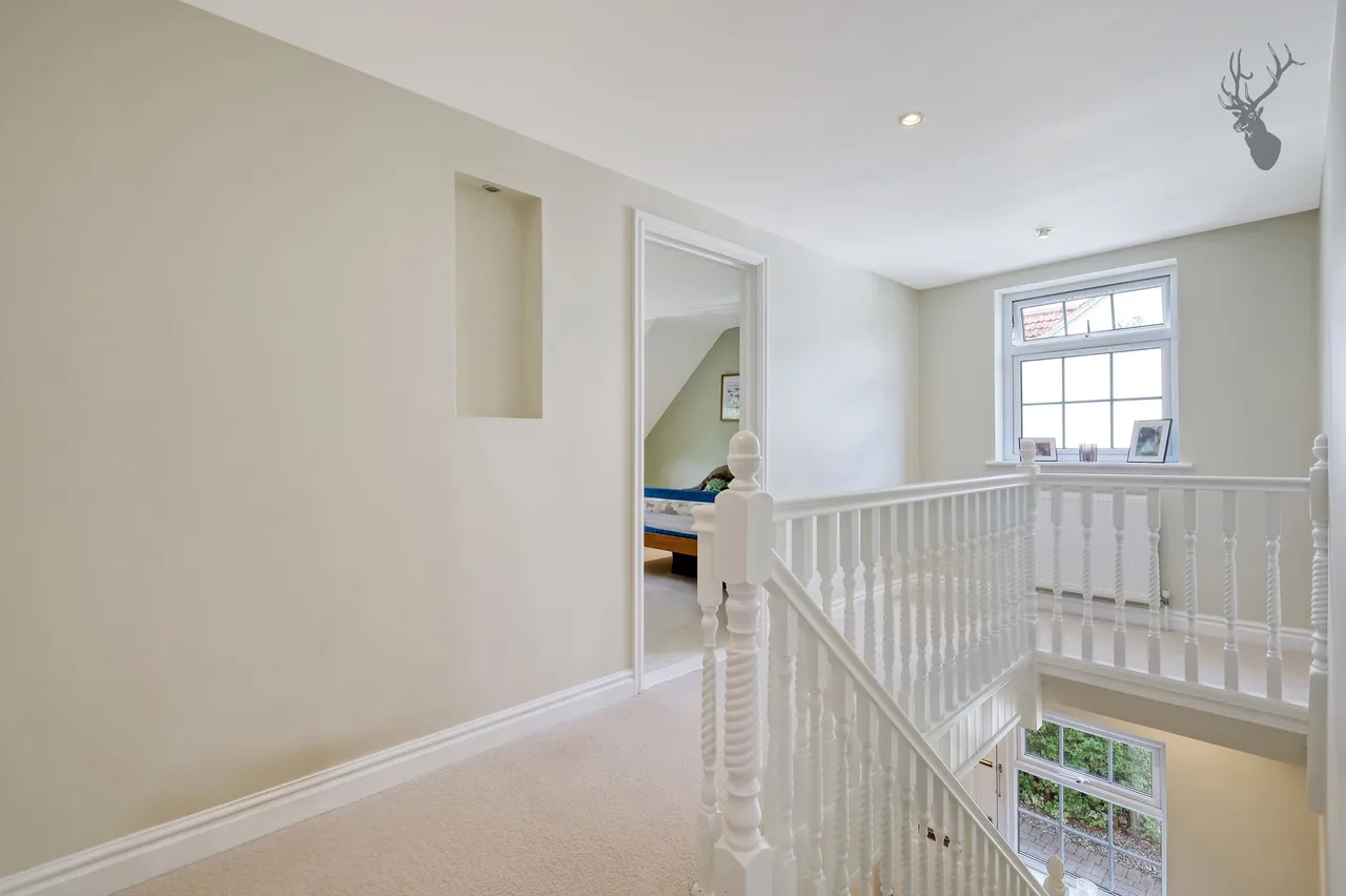 Loughton Lane, Theydon Bois, CM16, photo 22