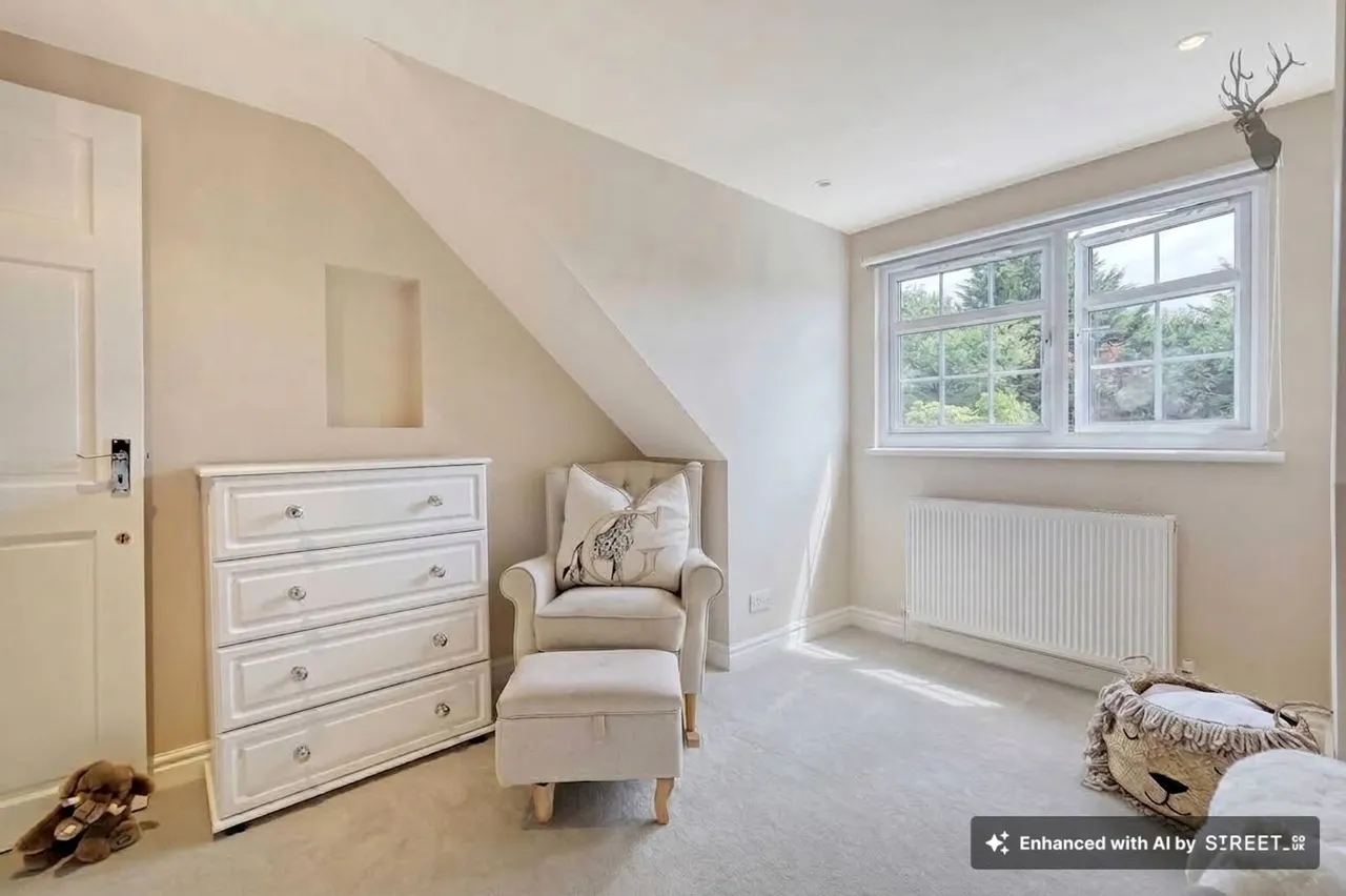 Loughton Lane, Theydon Bois, CM16, photo 30