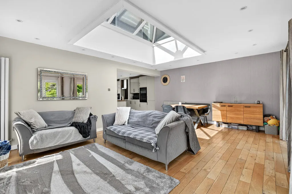 Common Lane, New Haw KT15 3LL, photo 10