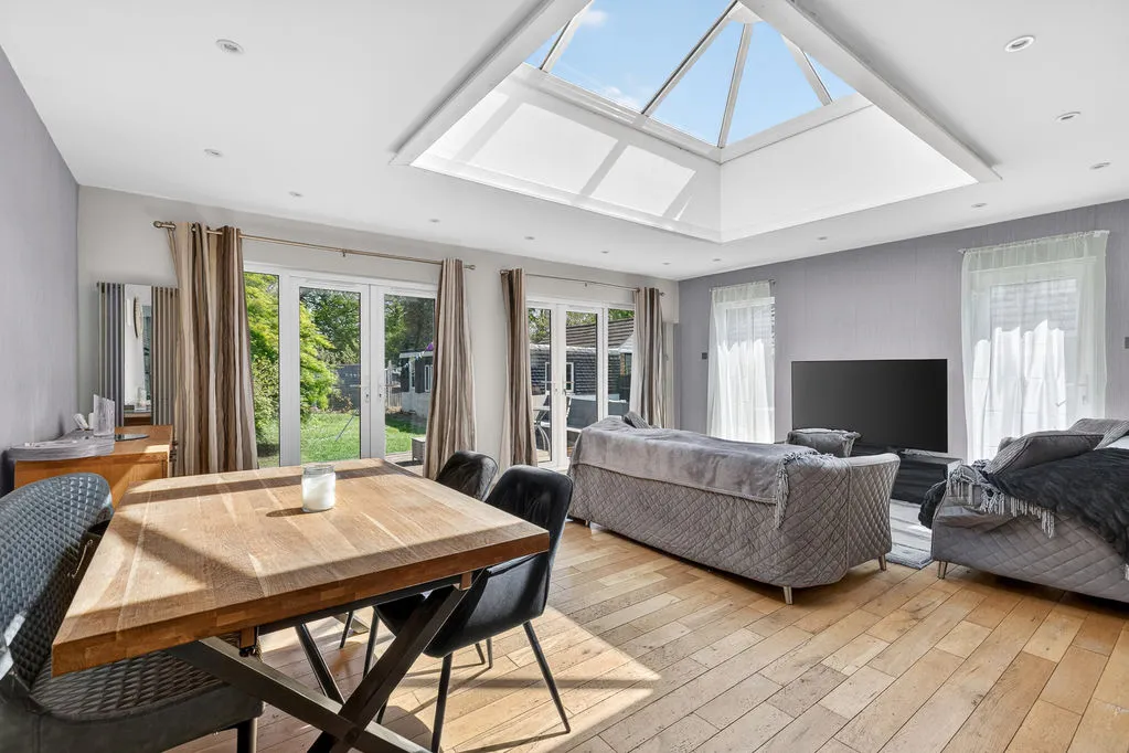 Common Lane, New Haw KT15 3LL, photo 3