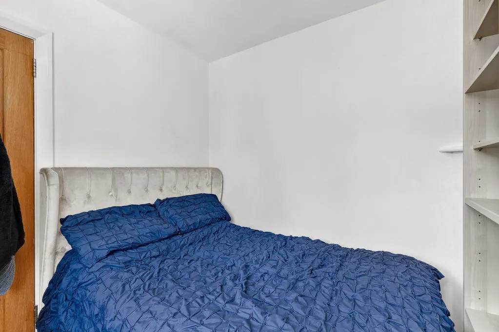 Common Lane, New Haw KT15 3LL, photo 17
