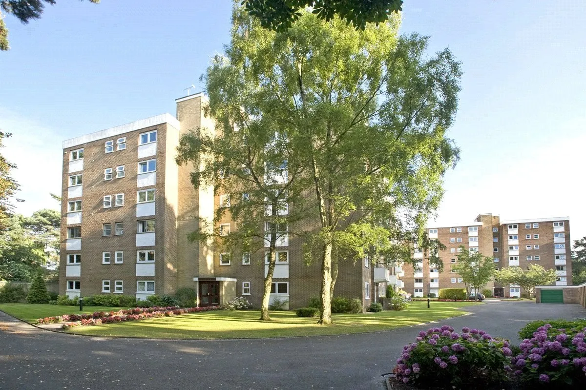 2 bed flat for sale — The Avenue, Branksome Park, Poole, Dorset, BH13