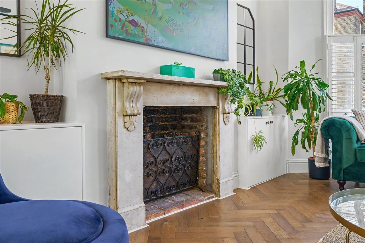 Aspley Road, London, SW18, photo 20