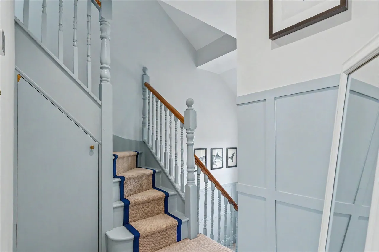 Aspley Road, London, SW18, photo 15