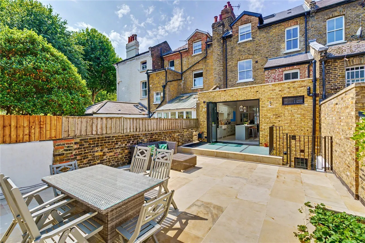 Aspley Road, London, SW18, photo 12