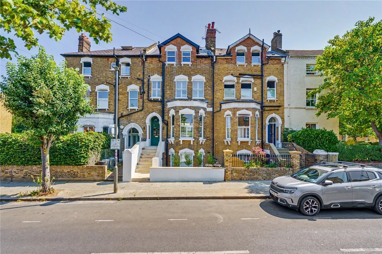 Aspley Road, London, SW18, photo 18
