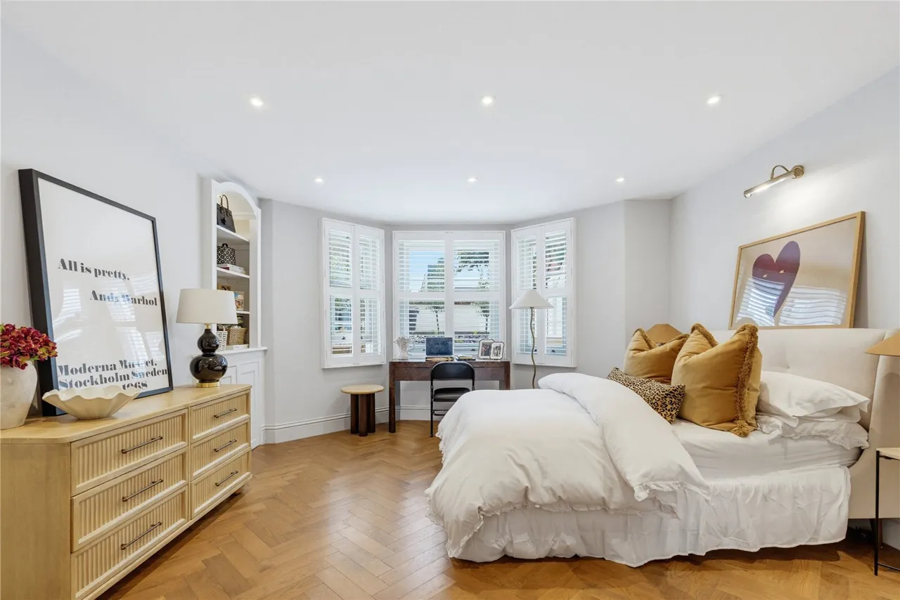 Aspley Road, London, SW18, photo 10