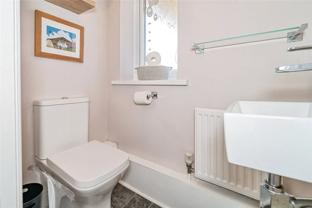 Tudor Gardens, Merlins Bridge, SA61, photo 9