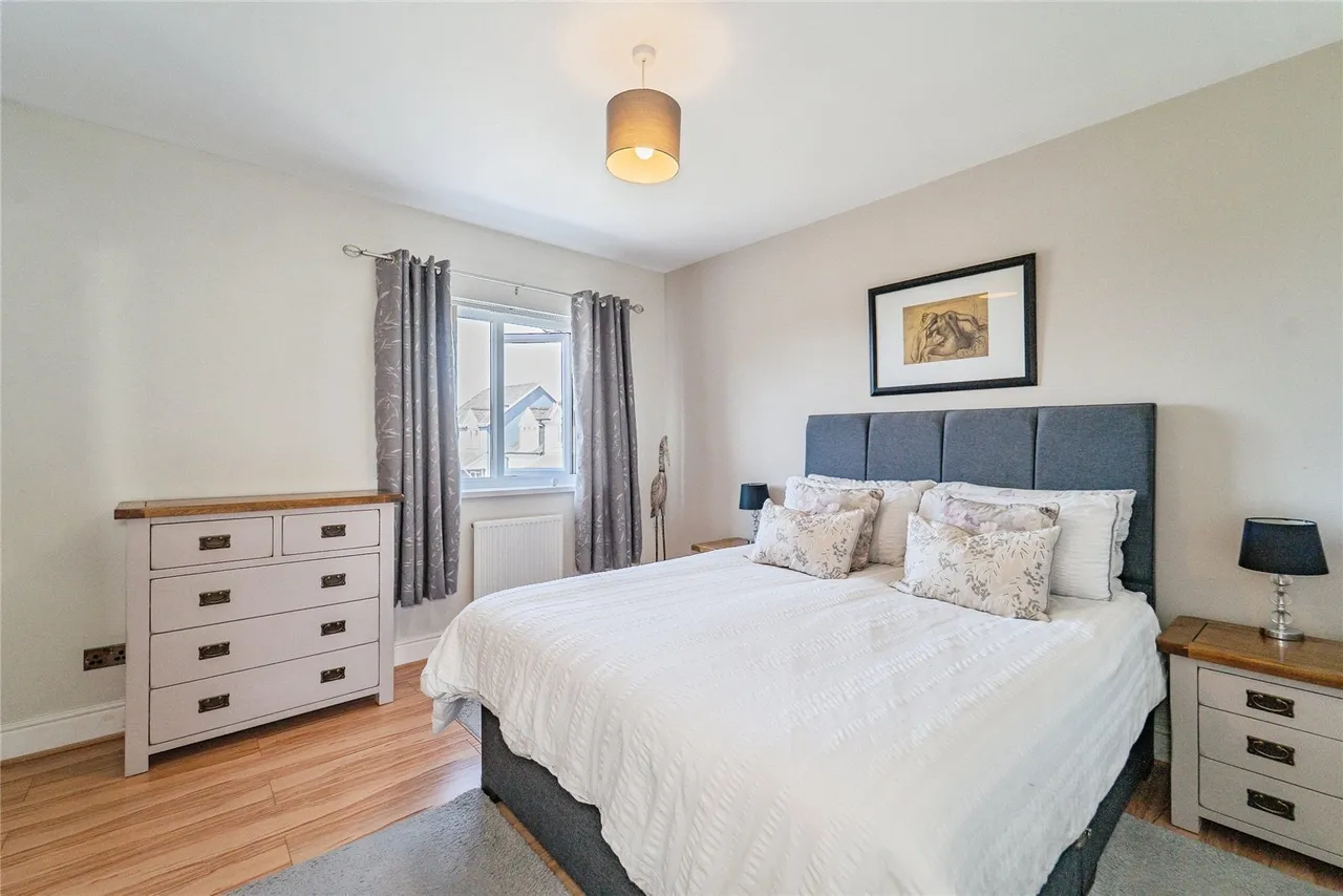 Tudor Gardens, Merlins Bridge, SA61, photo 11