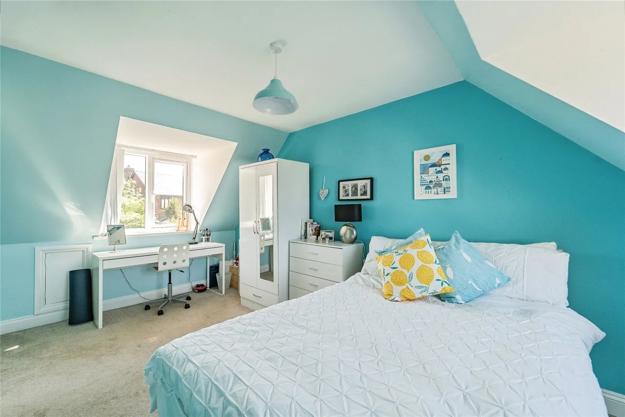 Tudor Gardens, Merlins Bridge, SA61, photo 15