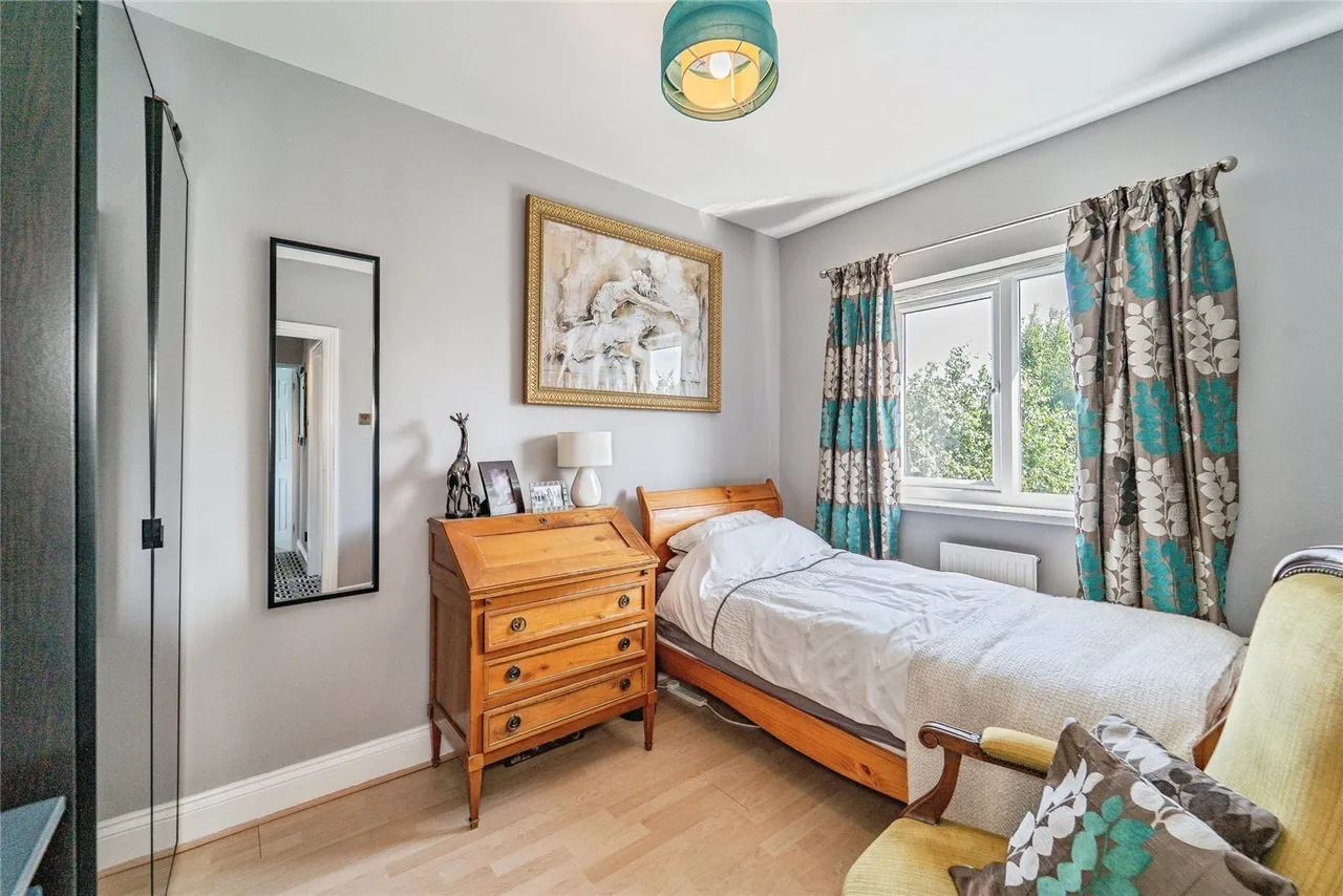 Tudor Gardens, Merlins Bridge, SA61, photo 17