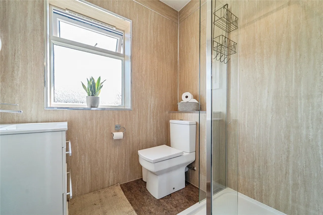 Tudor Gardens, Merlins Bridge, SA61, photo 14