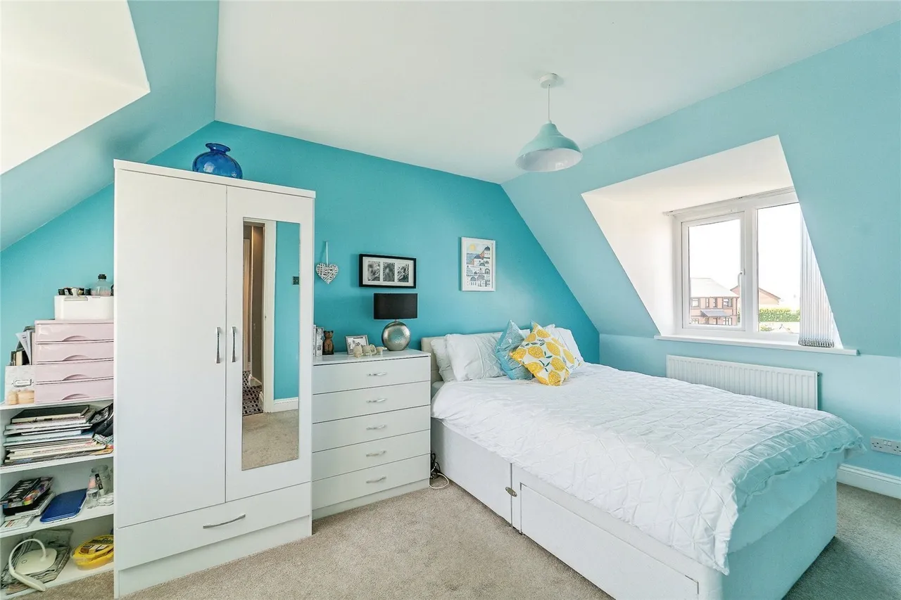 Tudor Gardens, Merlins Bridge, SA61, photo 16