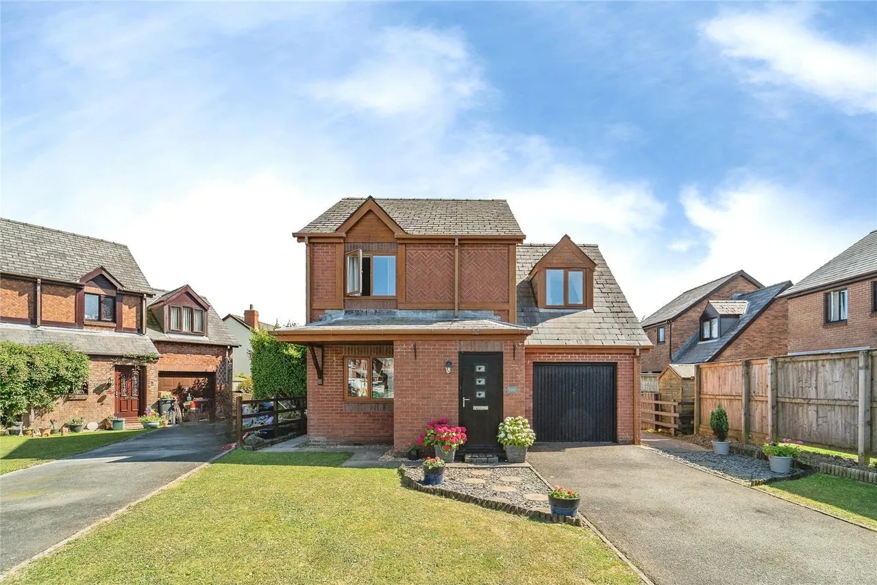 3 bed house for sale, Tudor Gardens, Merlins Bridge, SA61