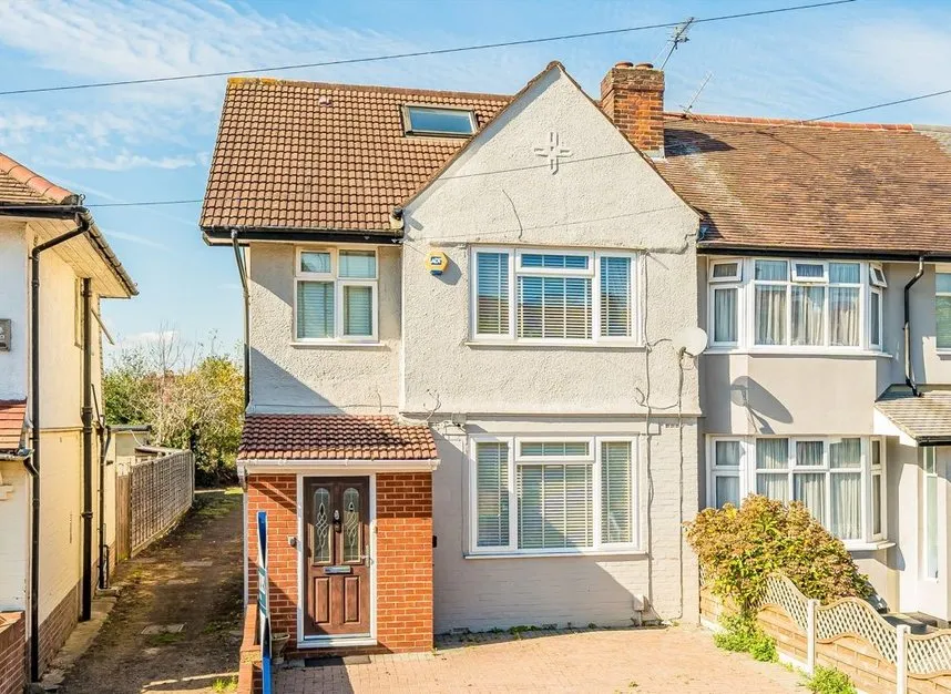 4 bed house for sale — Southland Way, Hounslow, TW3