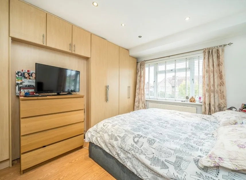 Southland Way, Hounslow, TW3, photo 5