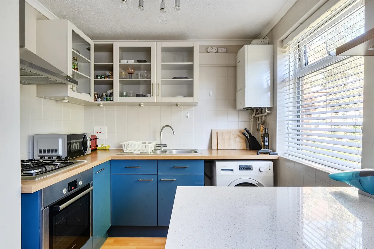 Yew Tree Close, Beaconsfield, HP9, photo 2