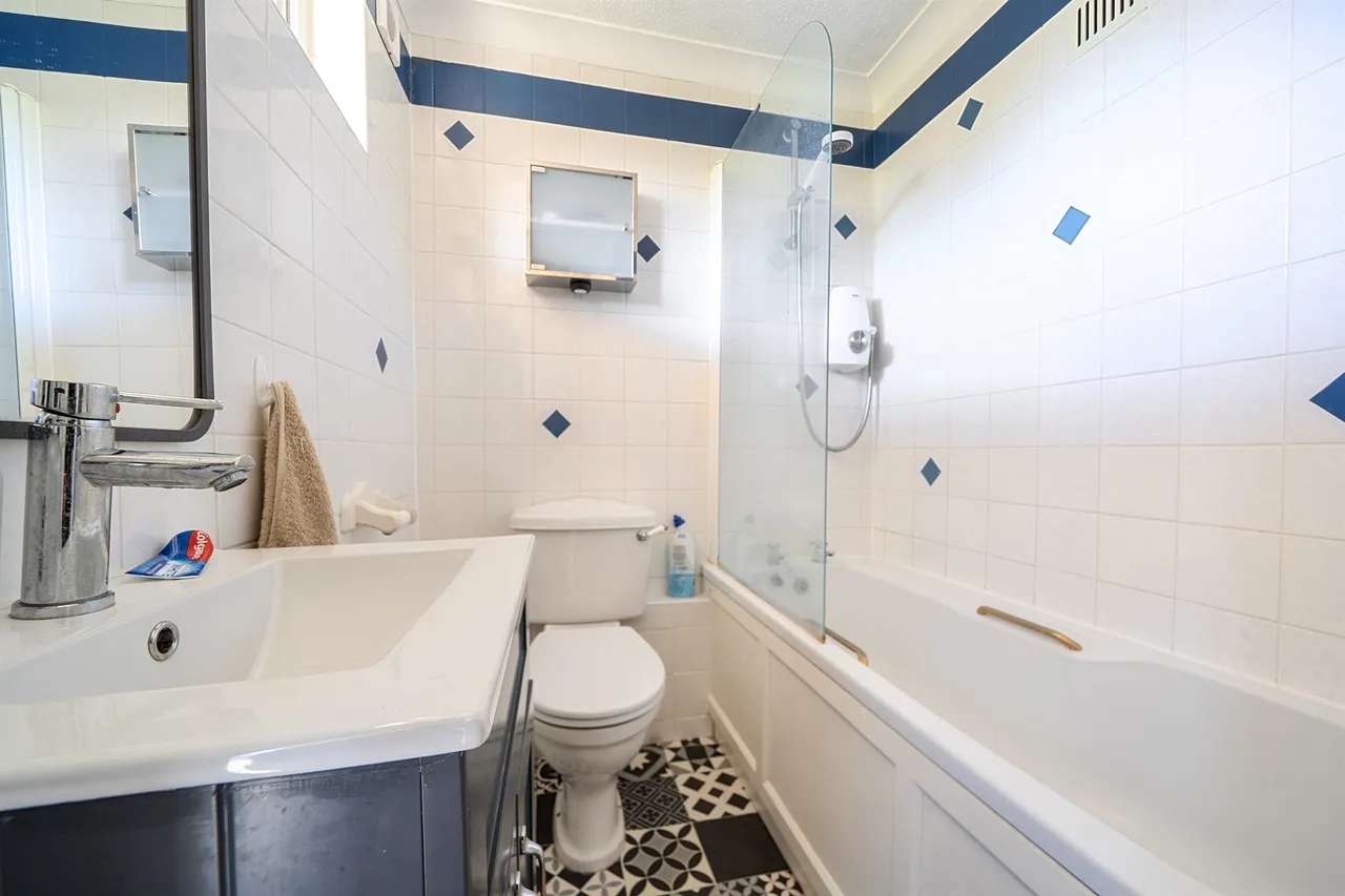 Yew Tree Close, Beaconsfield, HP9, photo 8