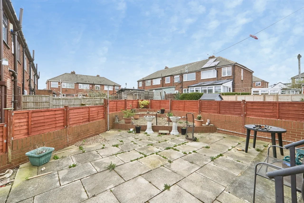 Westfield Oval, Yeadon, Leeds, photo 4