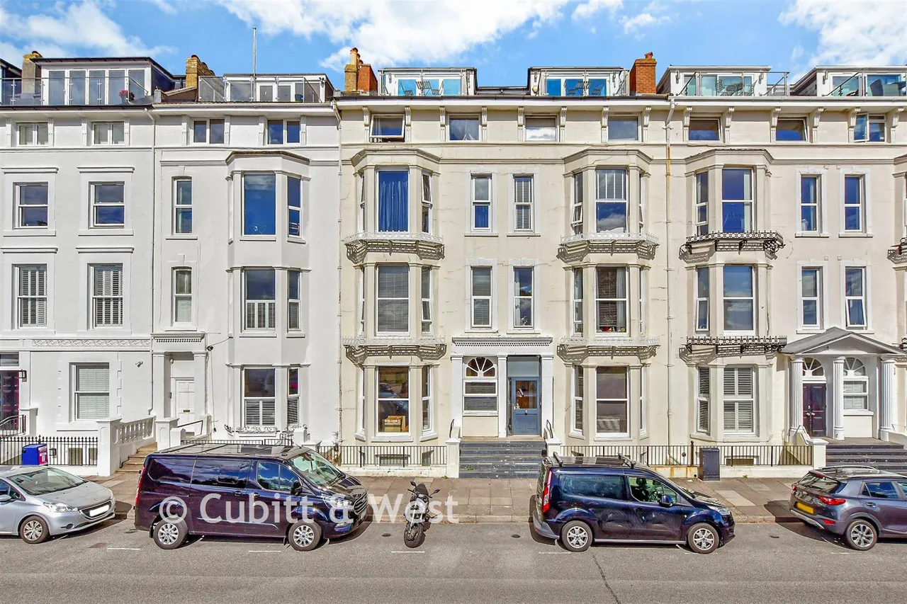 2 bed flat for sale, South Parade, Southsea, PO5