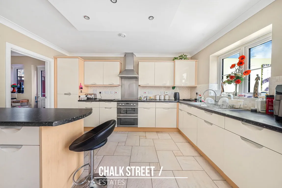 Elms Close, Hornchurch, RM11 1GN, photo 3