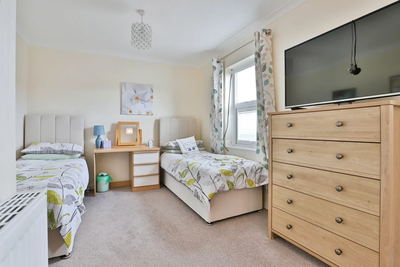 Oakmead Road, Poole, BH17, photo 13