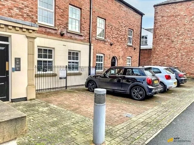 Royles Square, South Street, Alderley Edge, SK9 7GN, photo 12