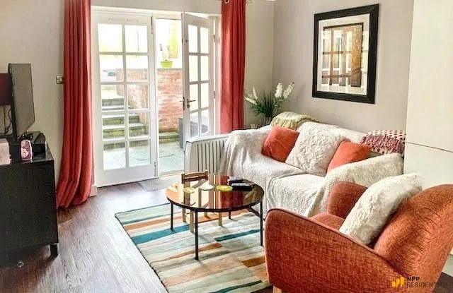 Royles Square, South Street, Alderley Edge, SK9 7GN, photo 5