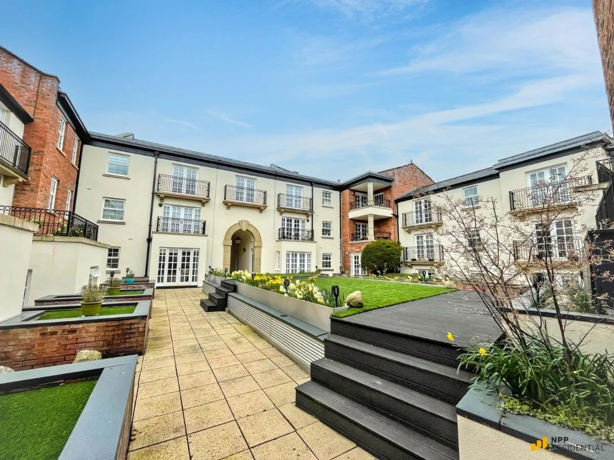 Royles Square, South Street, Alderley Edge, SK9 7GN, photo 3