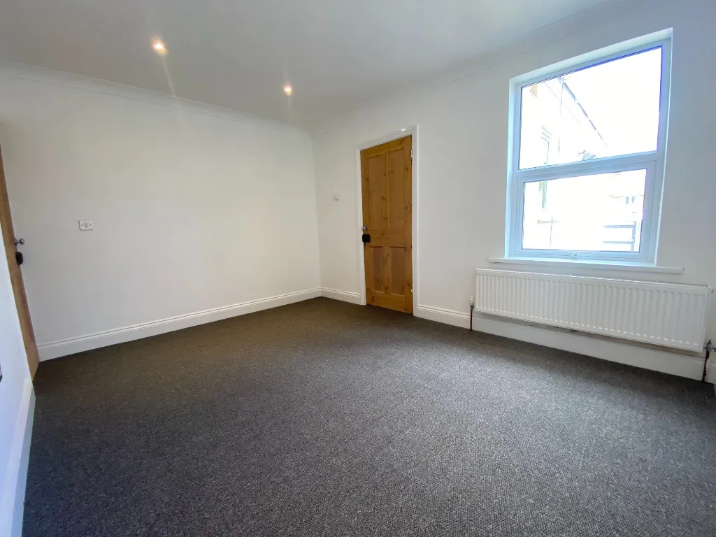 Omdurman Street, Swindon, SN2, photo 5