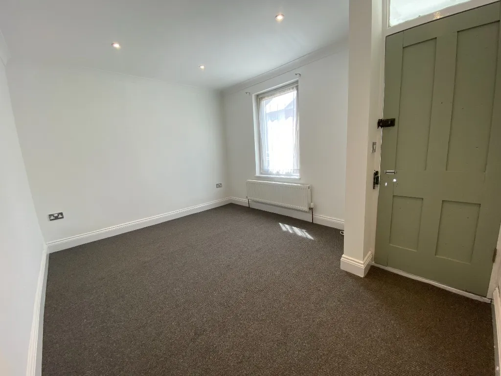 Omdurman Street, Swindon, SN2, photo 6