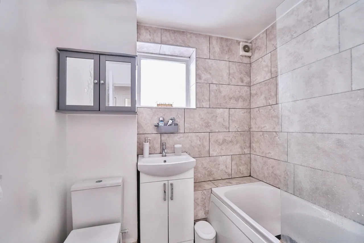 Grimsby Grove, LONDON, London, E16, photo 9