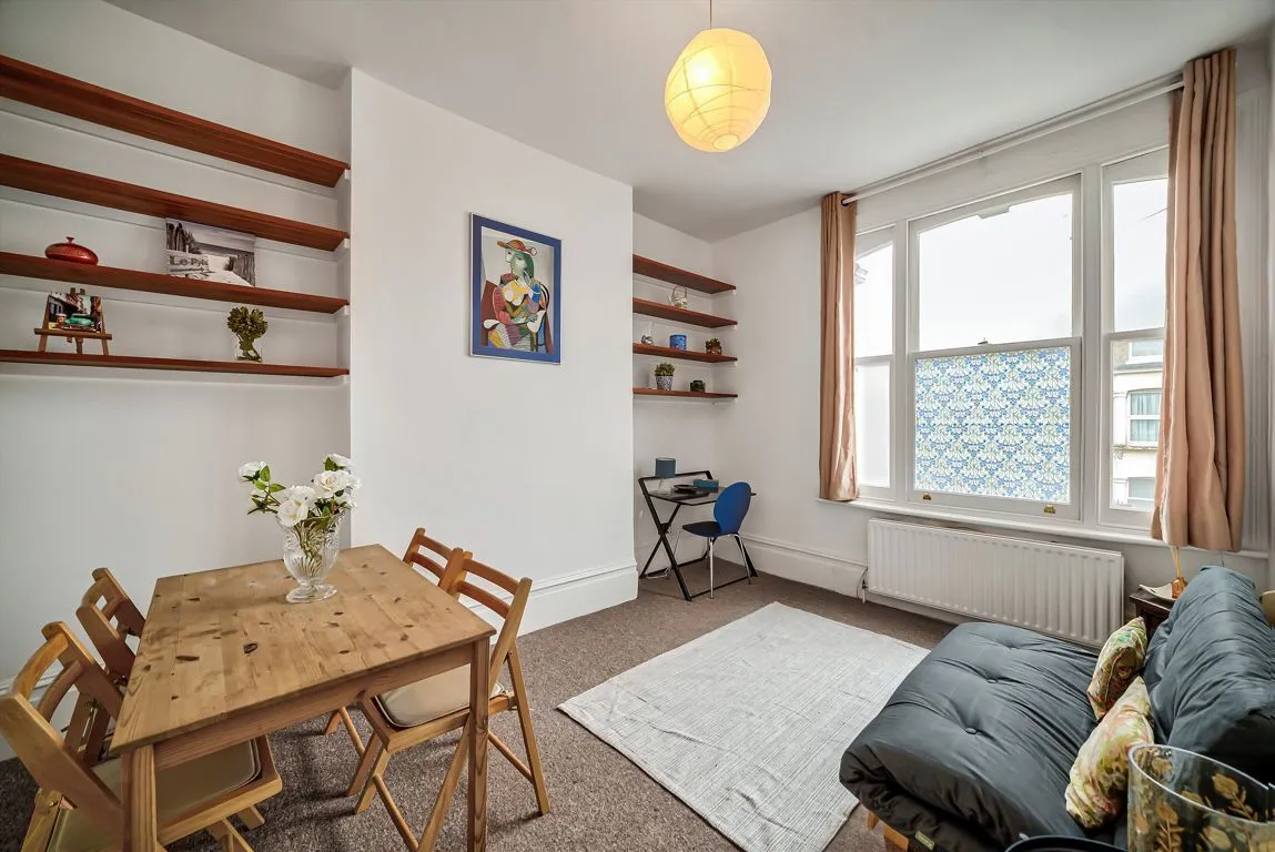 Devonport Road, W12, photo 2