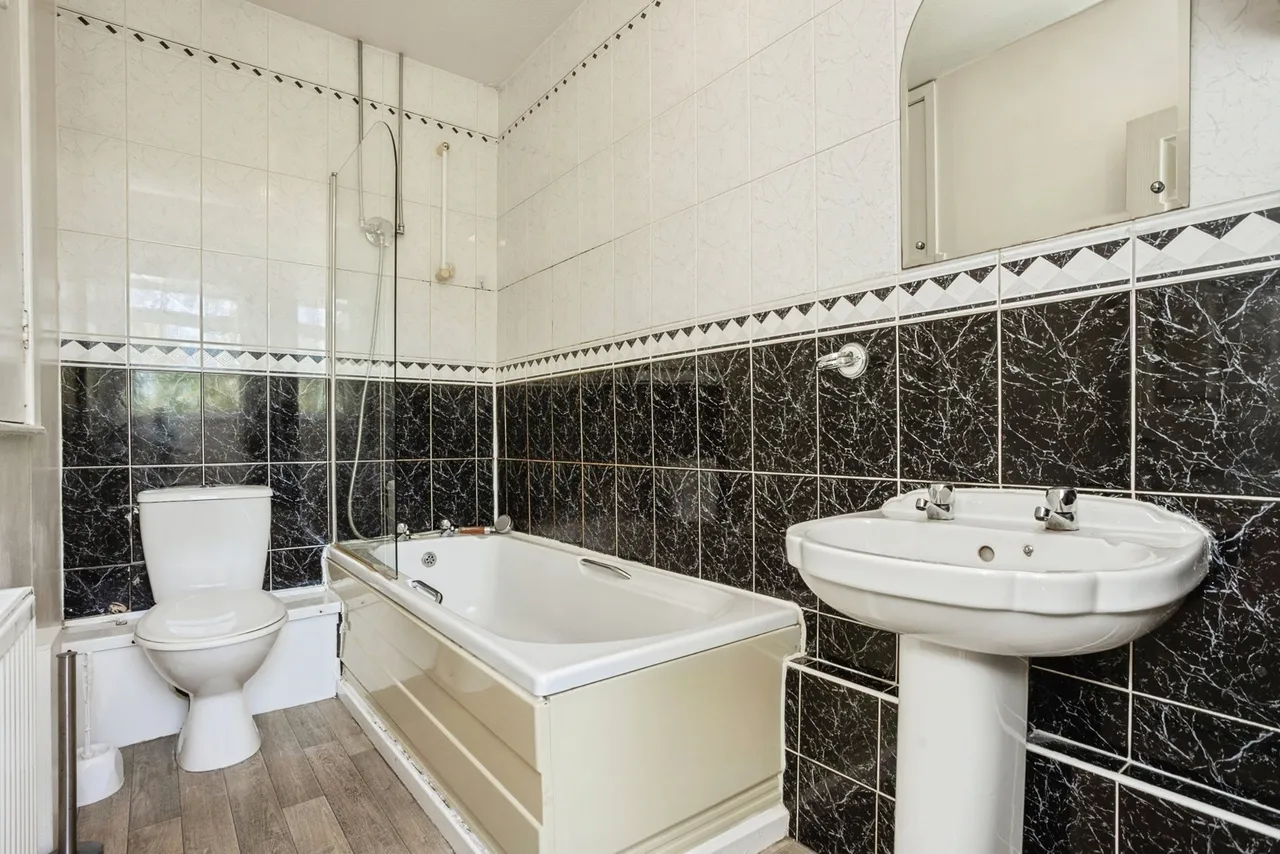Langdale Grove, Bingham, NG13, photo 12