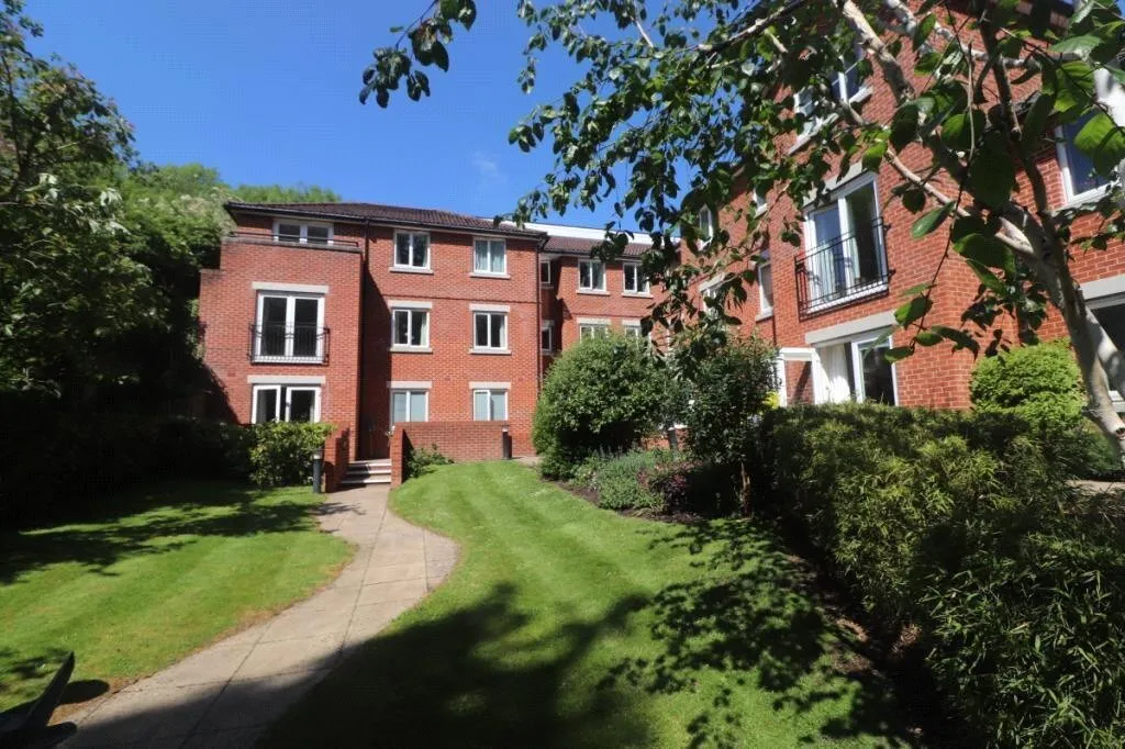 Dene Court, 40 Stafford Road, Caterham, Surrey, CR3, photo 6