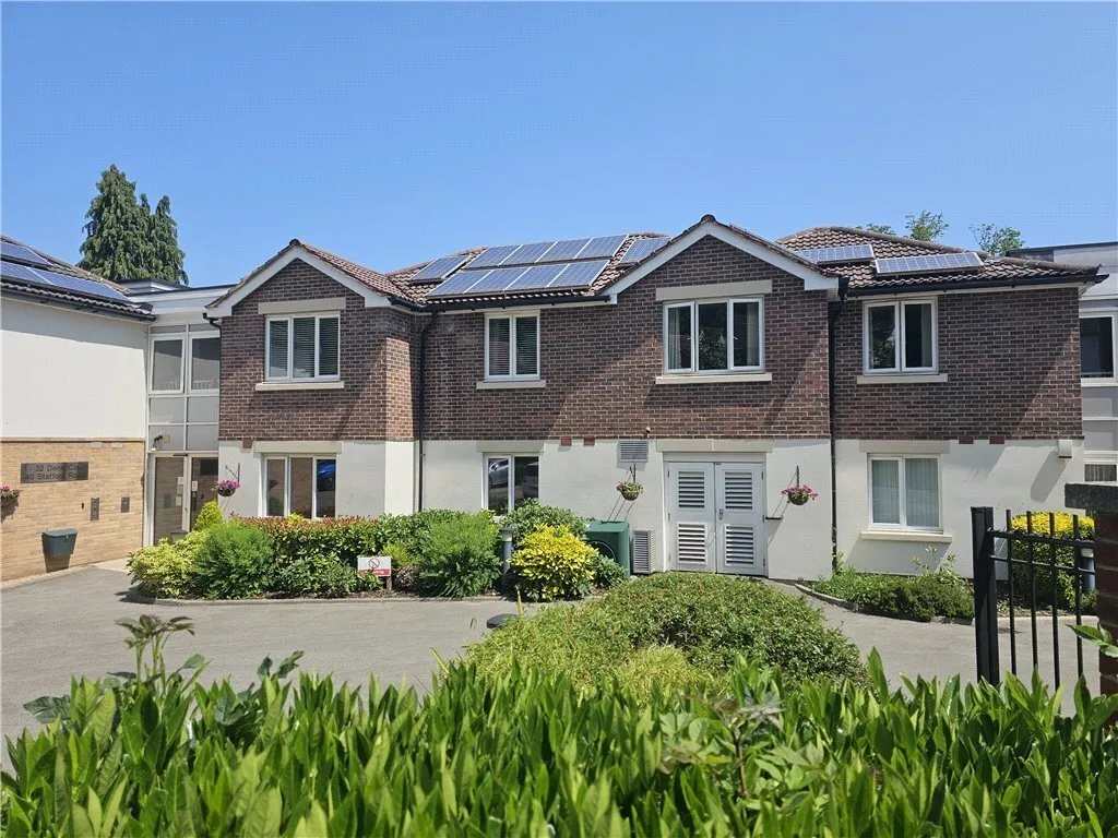 Dene Court, 40 Stafford Road, Caterham, Surrey, CR3, photo 3