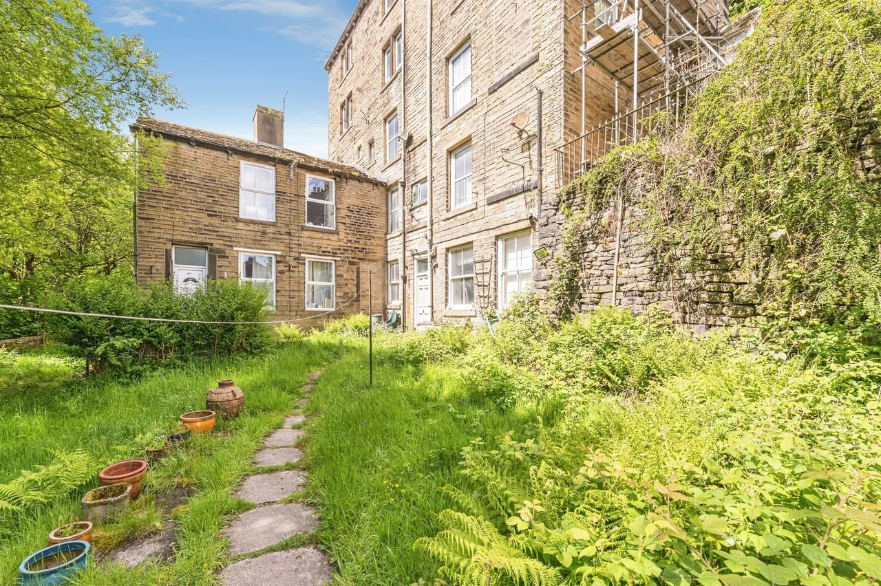 2 bed house for sale — Woodhead Road, Holmbridge, Holmfirth