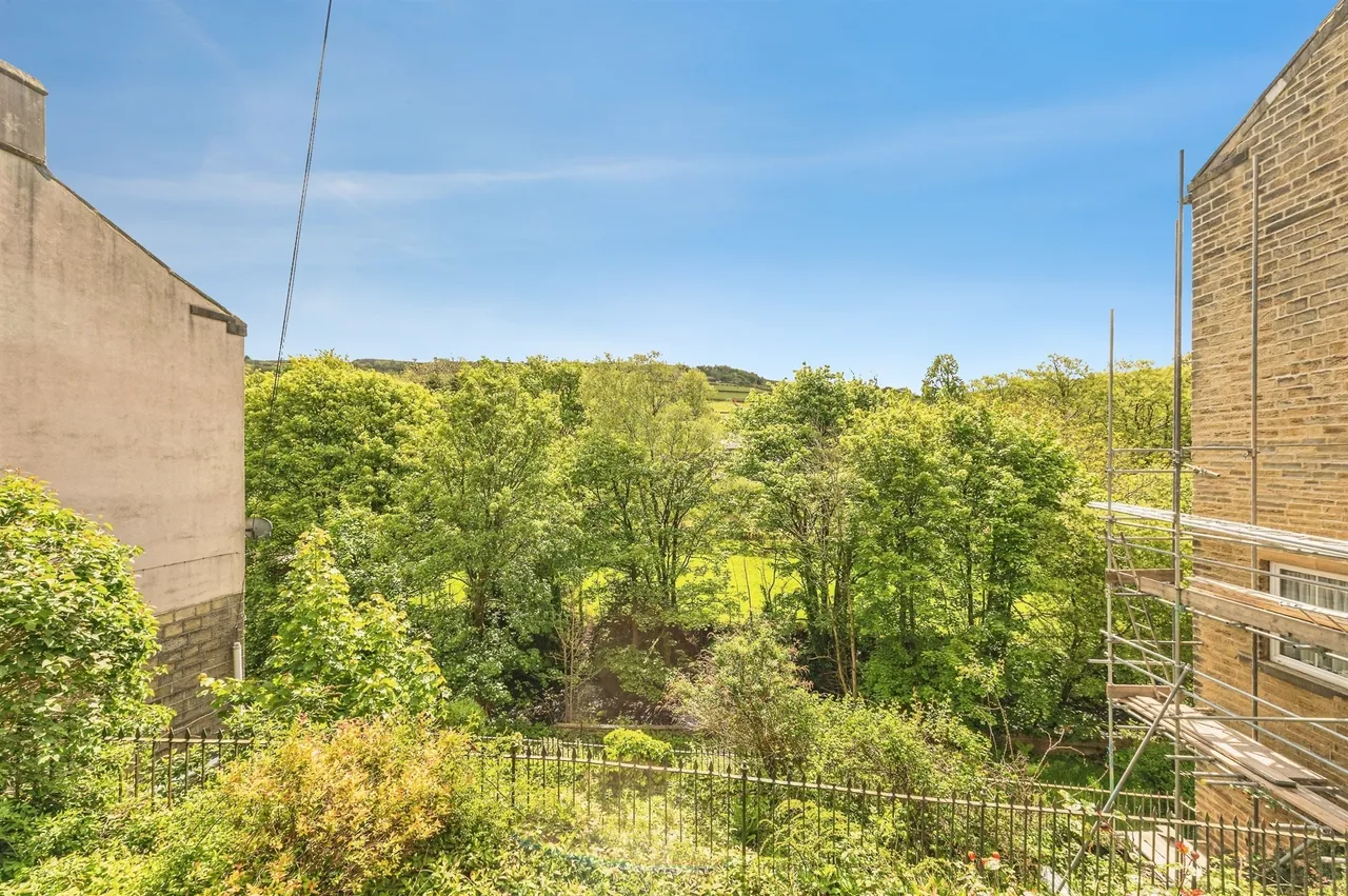 Woodhead Road, Holmbridge, Holmfirth, photo 10