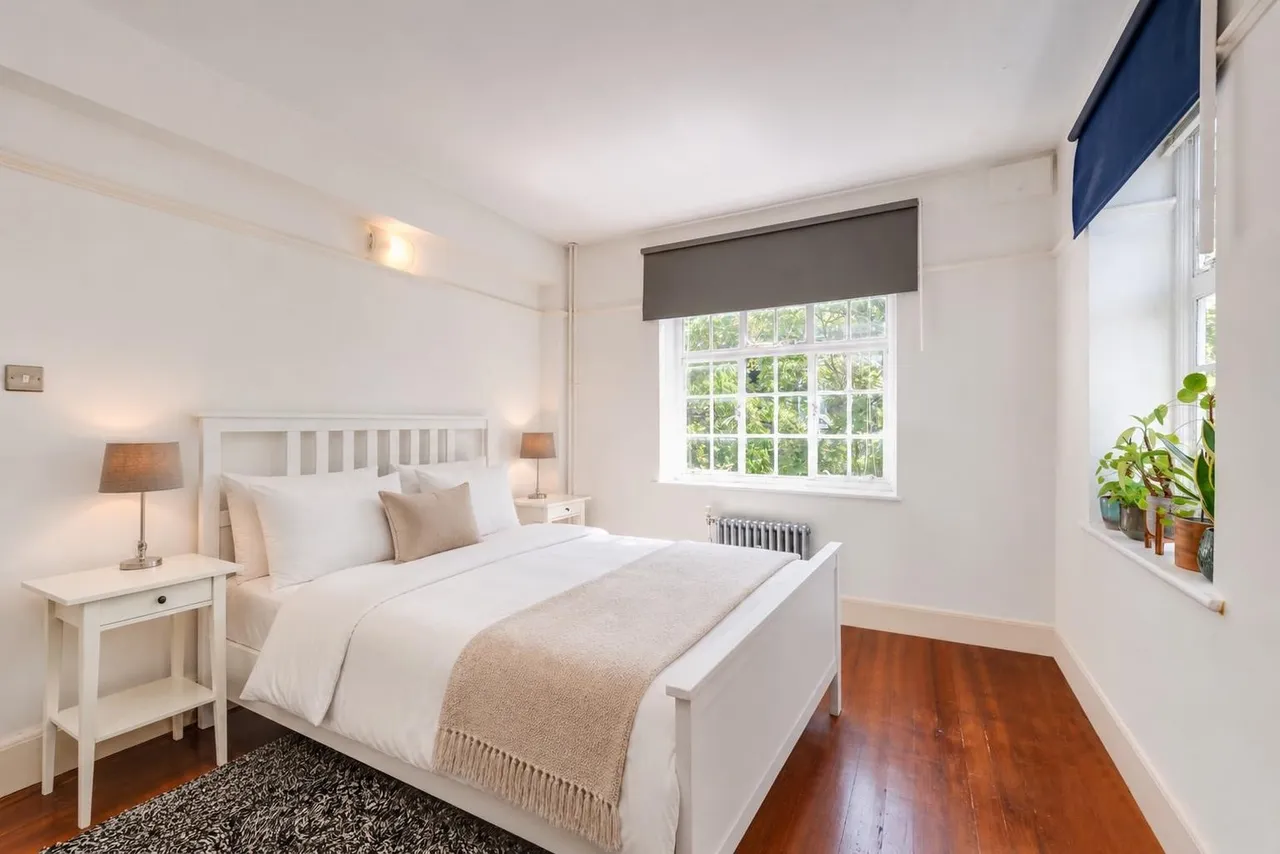 Howitt Close, London NW3 4LX, photo 2