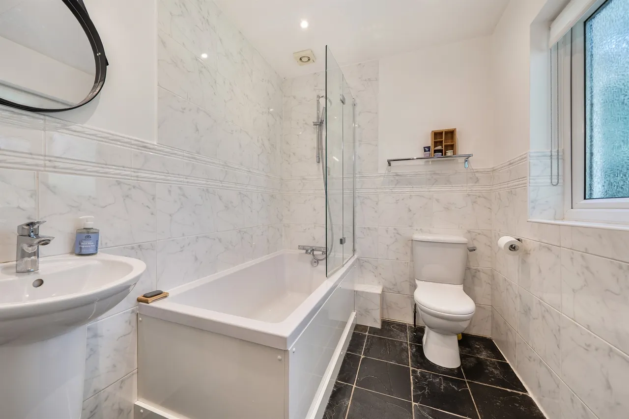Castleleigh Court, Enfield, EN2, photo 17