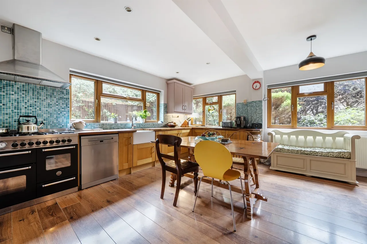Castleleigh Court, Enfield, EN2, photo 4